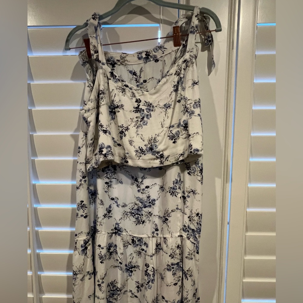 NWT Abercrombie Blue Floral 2-Piece Set | Crop Top + Midi Skirt | Size L - Picture 3 of 7